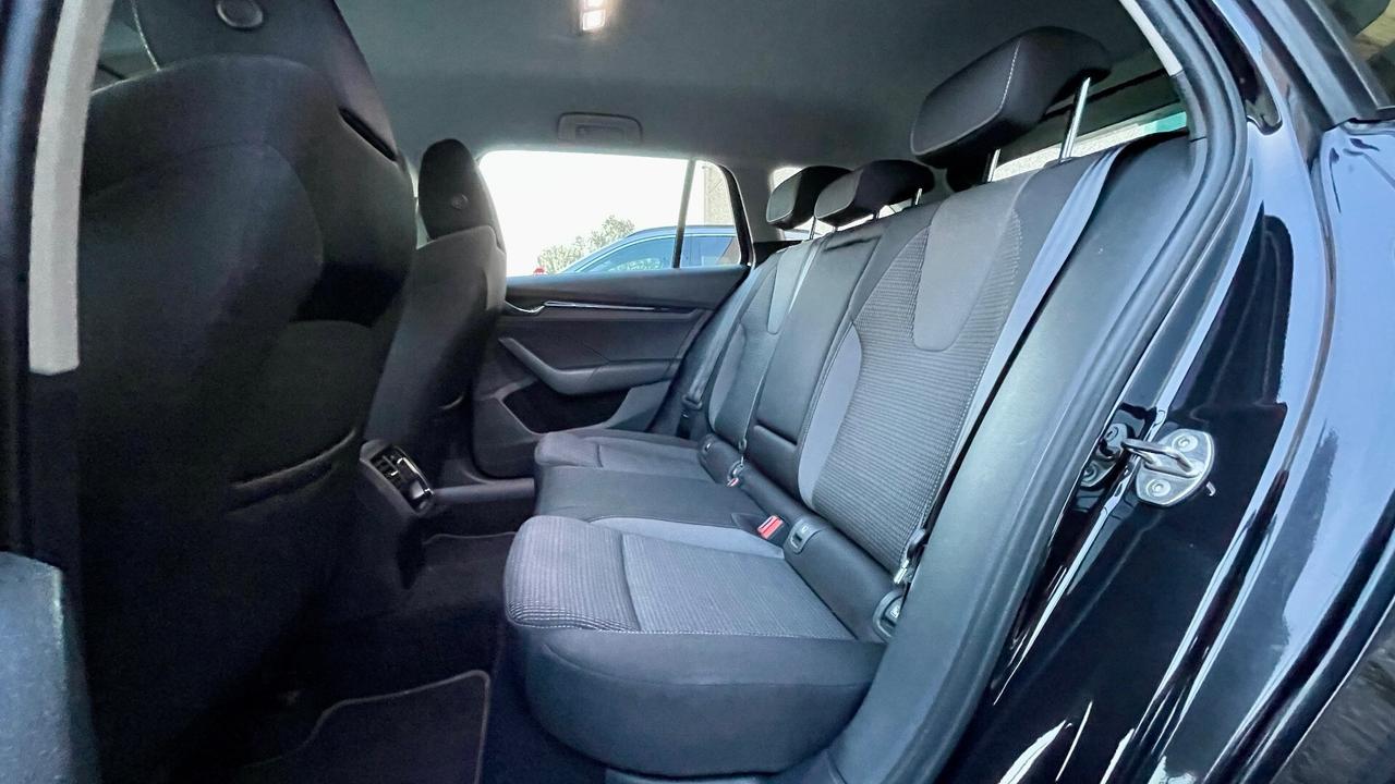 SKODA OCTAVIA SW 2.0 TDI EXECUTIVE 116CV - FULL LED, VIRTUAL COCKPIT, NEOPATENTATI