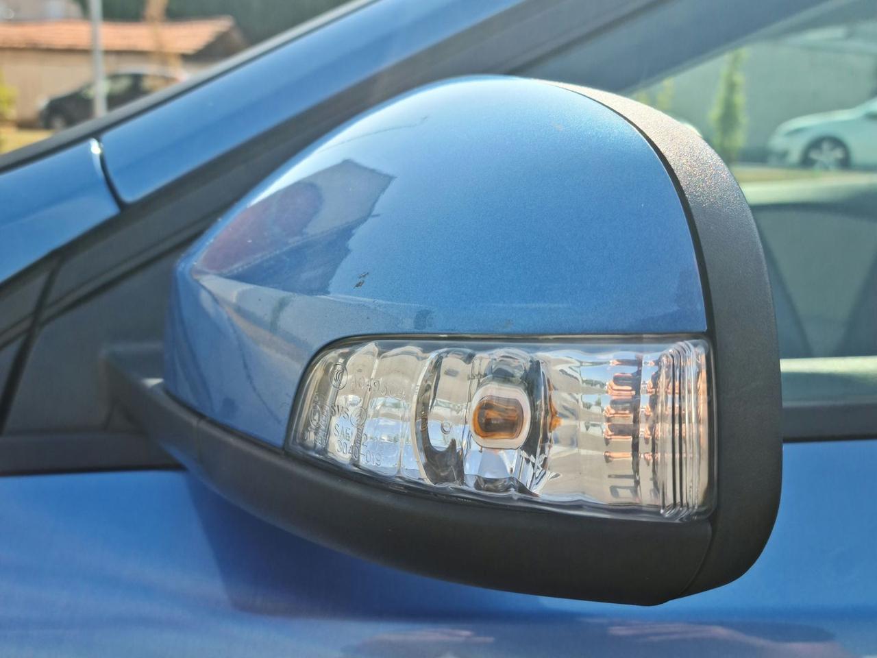 Volvo V40 KINETIC #6087