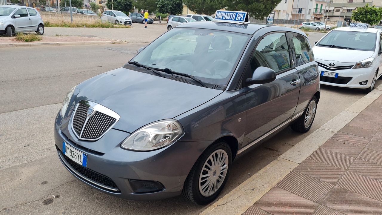 Lancia Ypsilon 1.4 Diva Ecochic GPL