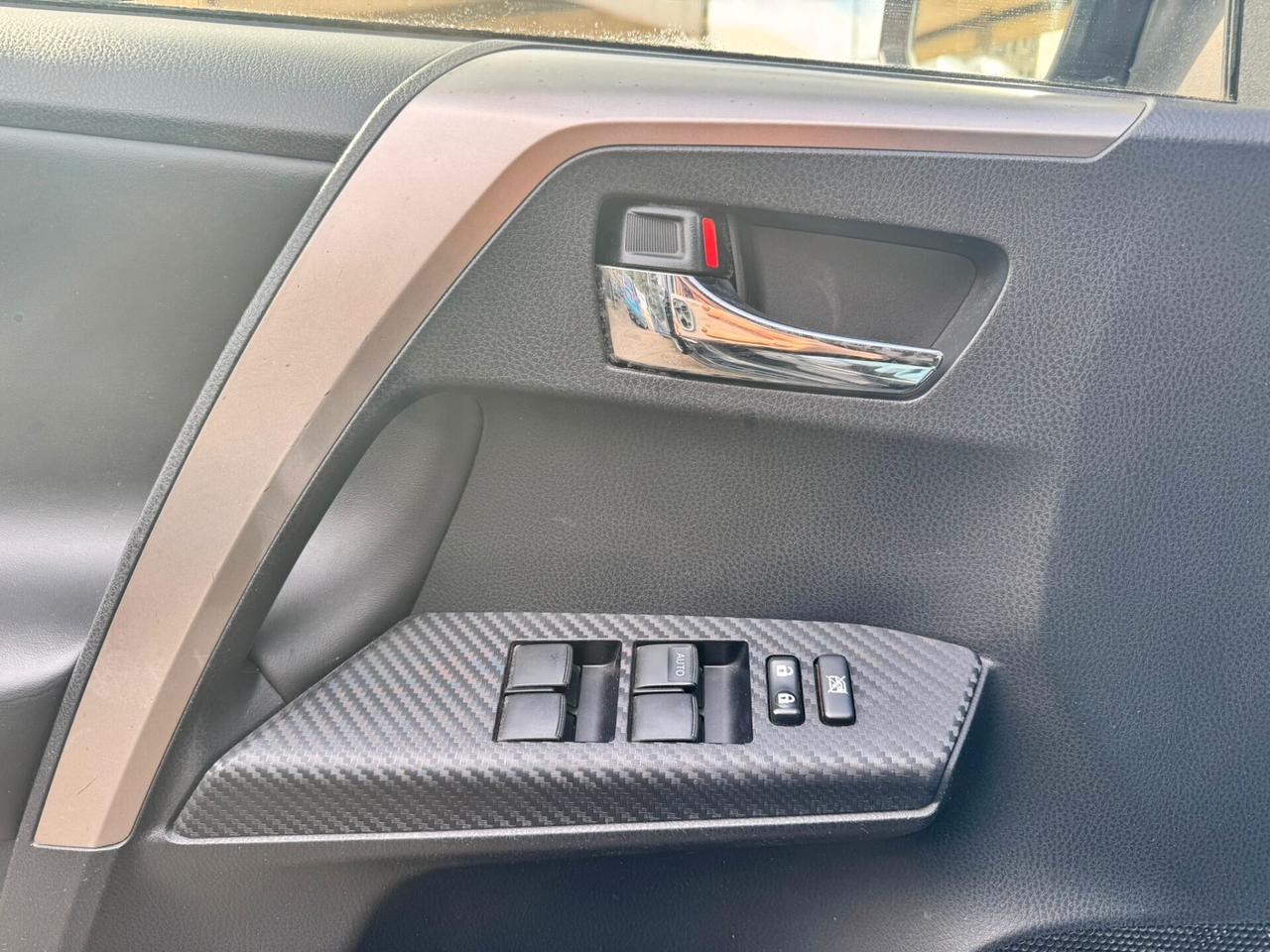 Toyota RAV 4 2.0 D-4D 4WD Lounge