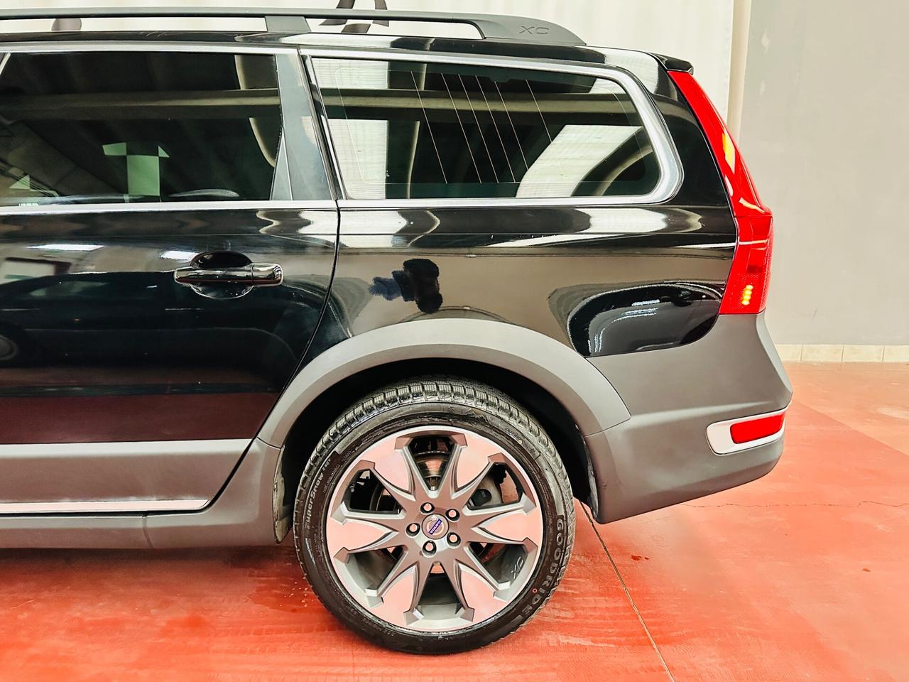 Volvo XC70 D5 215cv AWD Geartronic Summum MY12