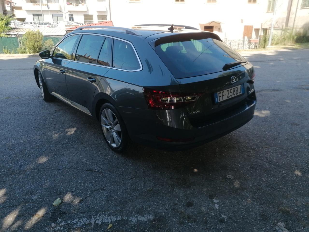 Skoda Superb 2.0 TDI DSG Wagon Executive