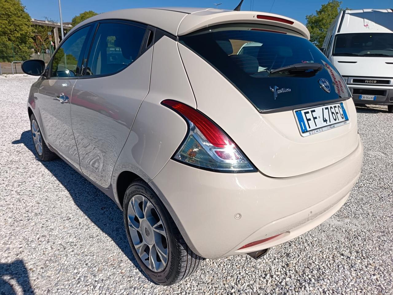Lancia Ypsilon 1.2 69 CV 5 porte Gold