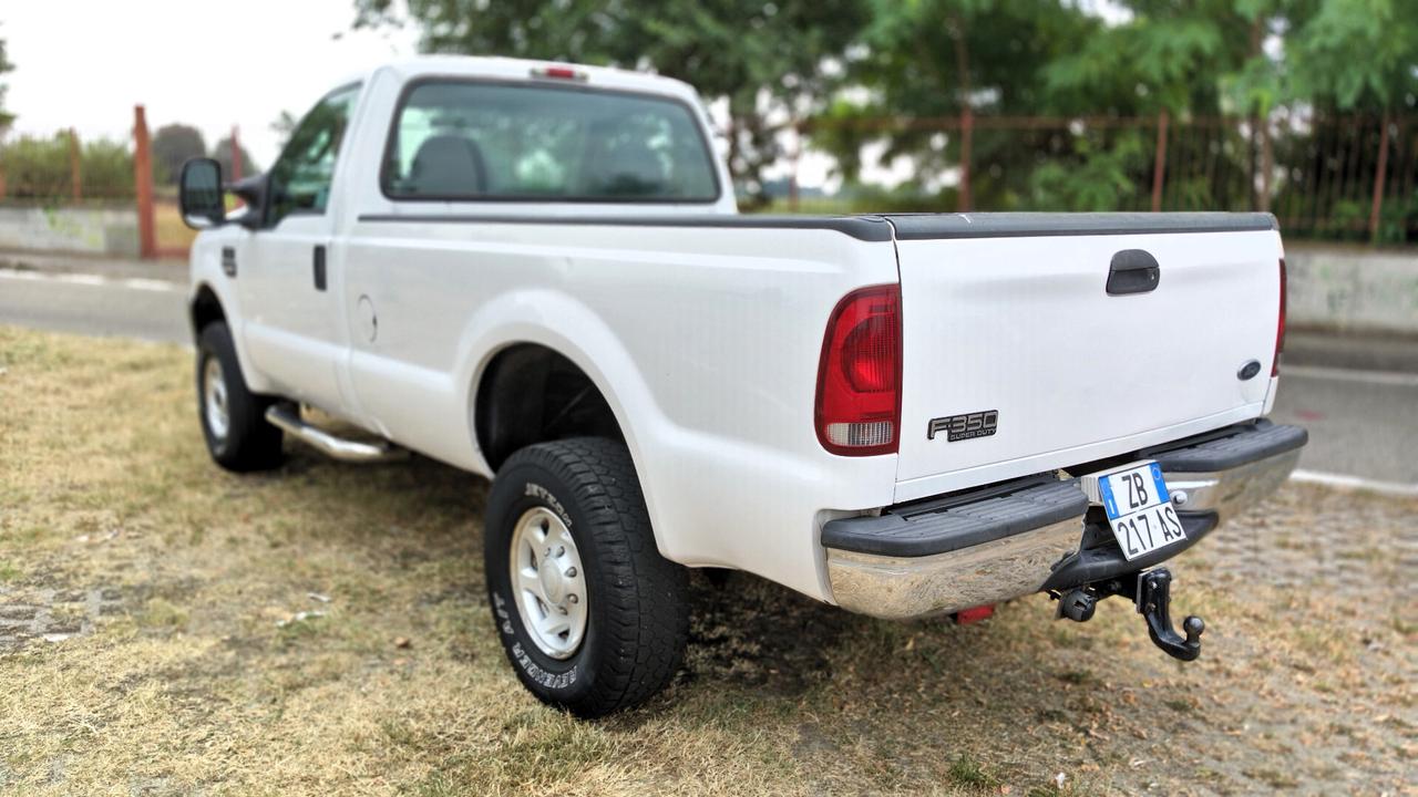 Ford F 350 6.0 TD 4x4 con Gancio