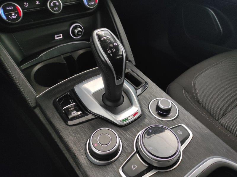 ALFA ROMEO Stelvio (AUTOCARRO) 2.2 Turbodiesel 160 CV AT8 RWD Business