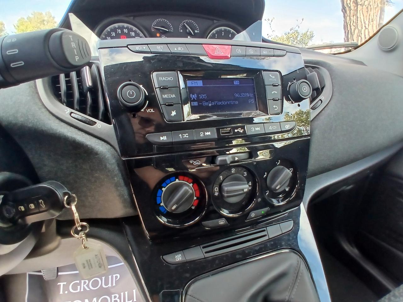 Lancia Ypsilon 1.0 FireFly 5p S&S Hybryd Gold