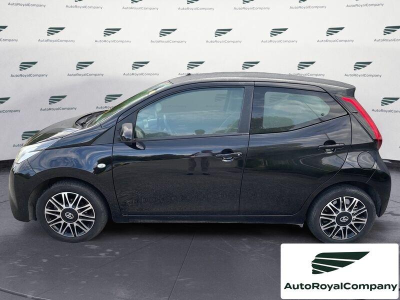 Toyota Aygo Aygo Connect 1.0 VVT-i 72 CV 5 porte x-play