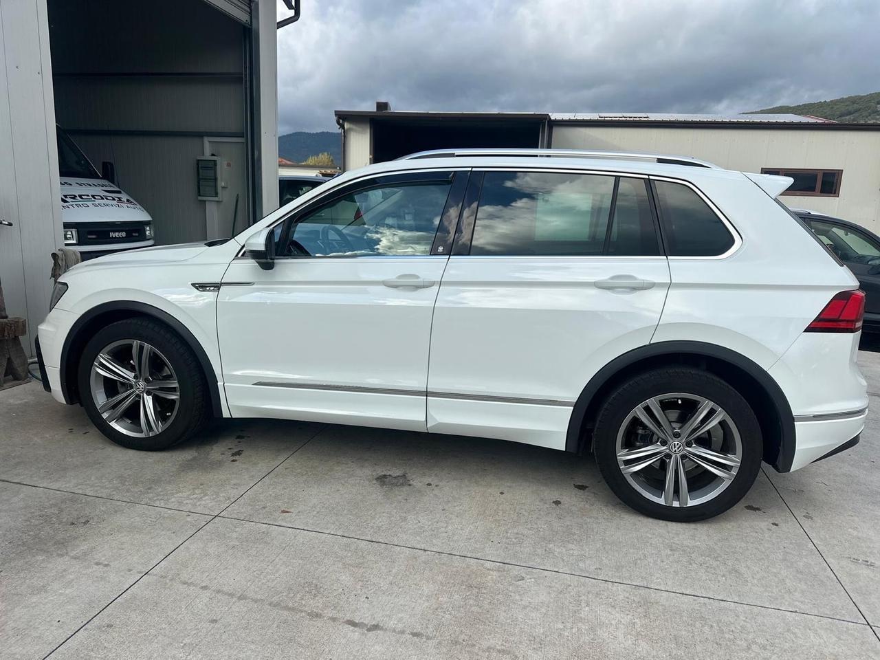 Volkswagen Tiguan 1.6 TDI SCR R.LINE