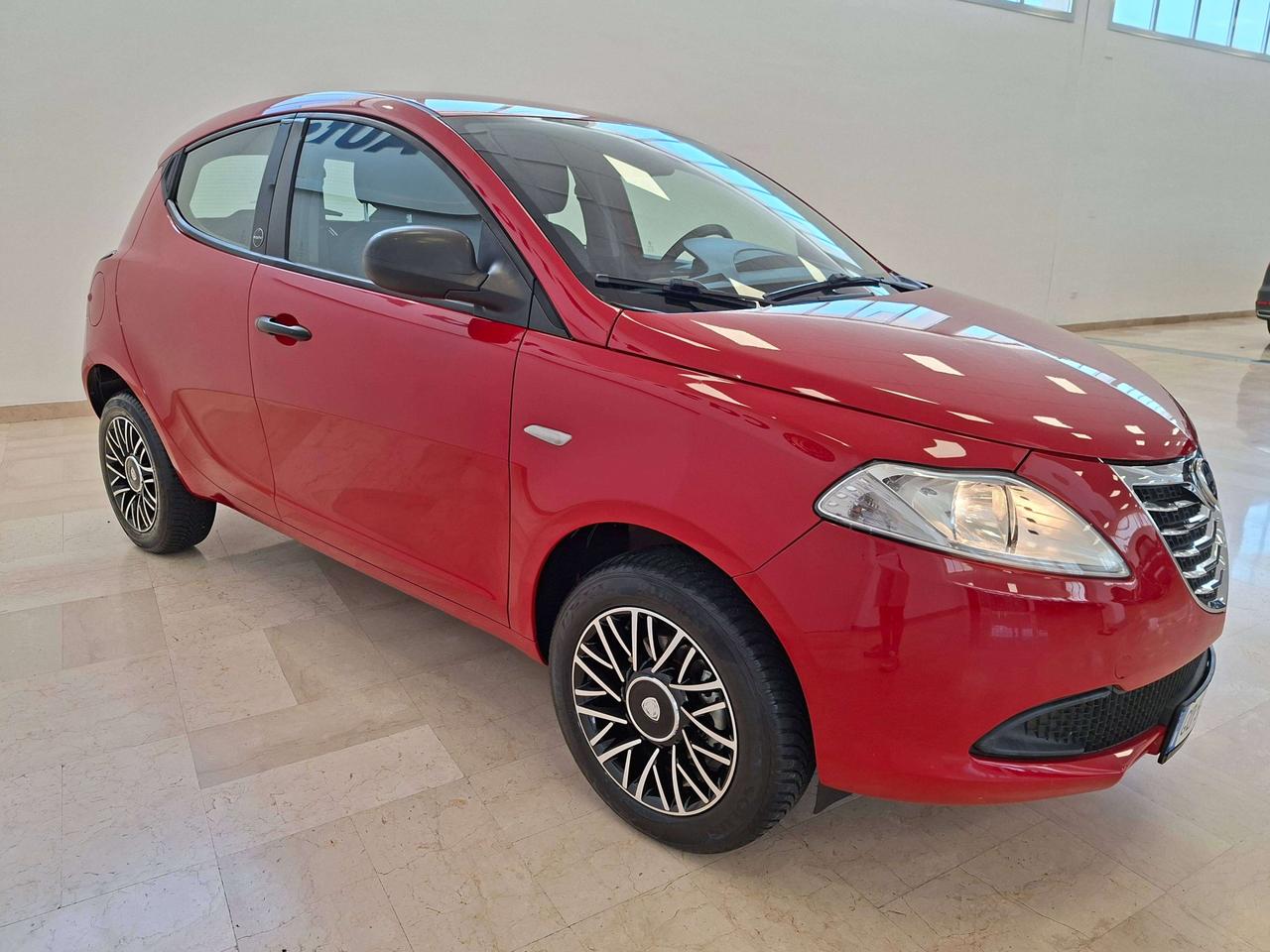Lancia Ypsilon 0.9 t.air ecochic metano 85 CV