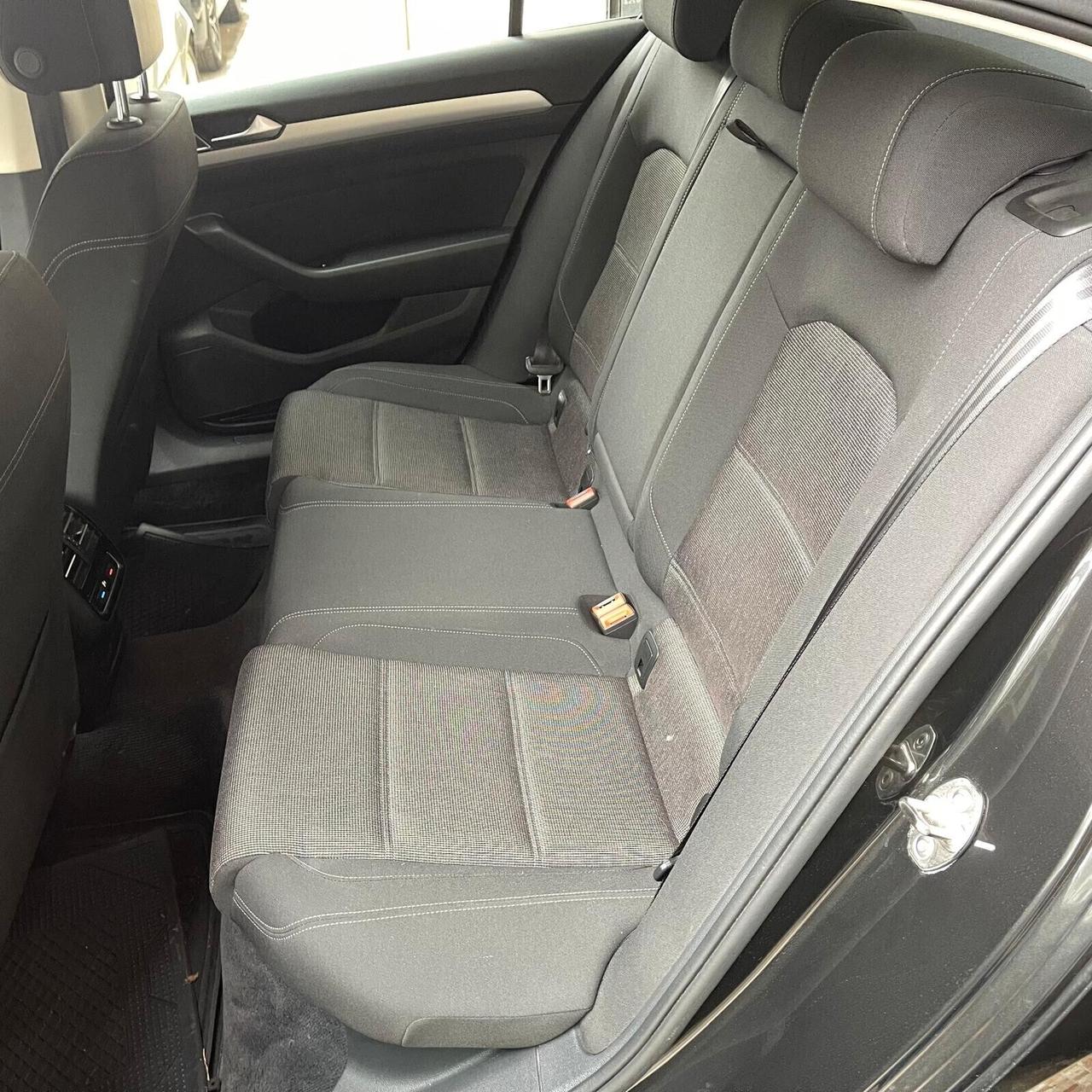 Volkswagen Passat 1.6 TDI 120cv DSG Executive