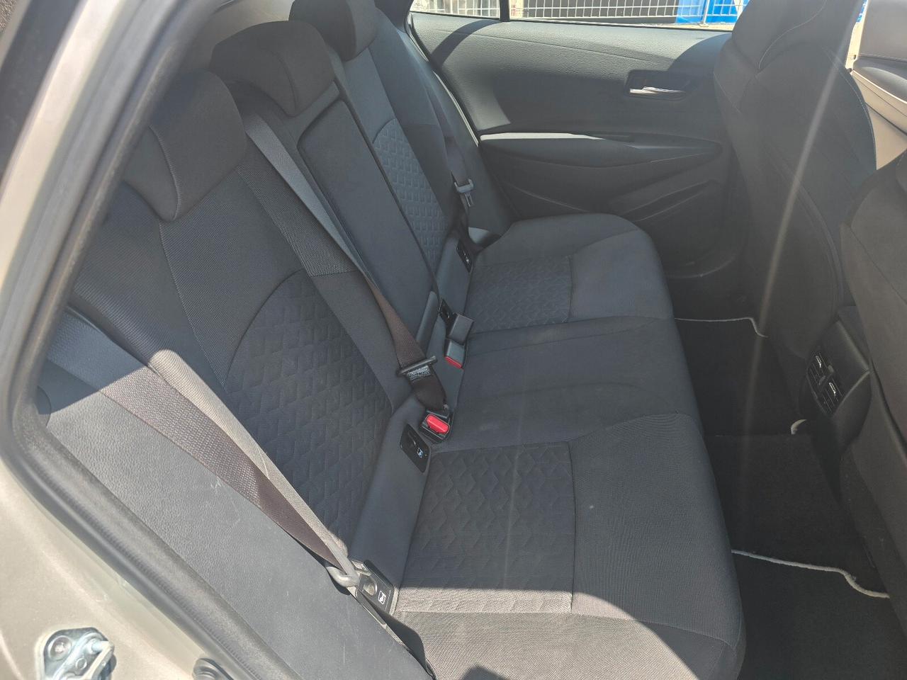 Toyota Corolla Touring Sports 1.8 Hybrid Business