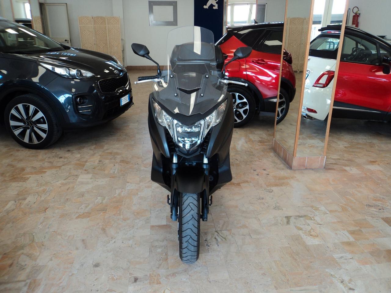 Honda Integra 750