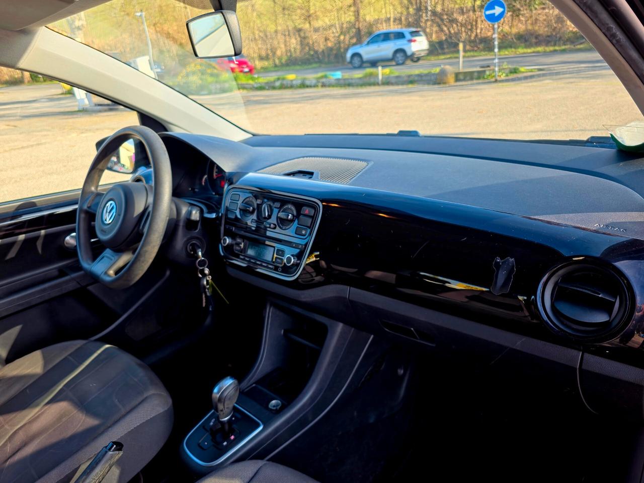 Volkswagen up! 1.0 3p. move ASG 2013-E5B Automatico NEO