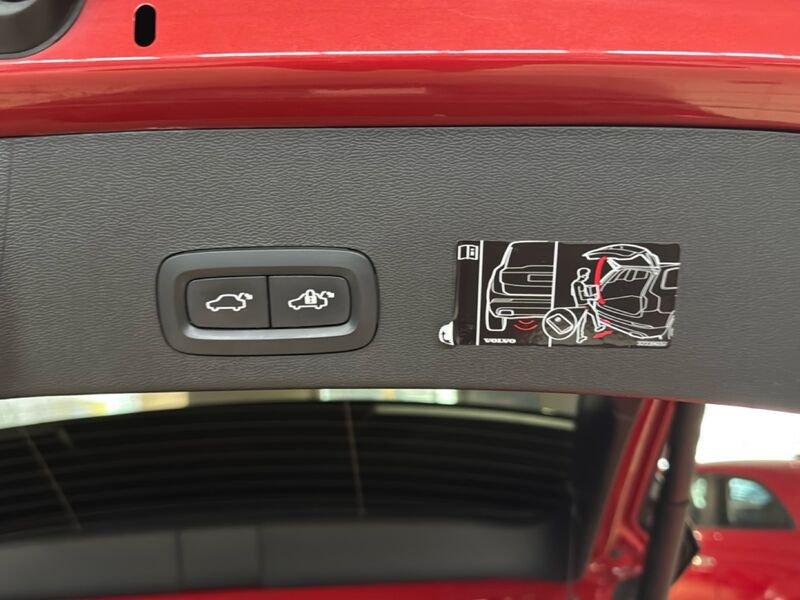 Volvo XC40 Recharge T4 Recharge Plug-in auto R-Design