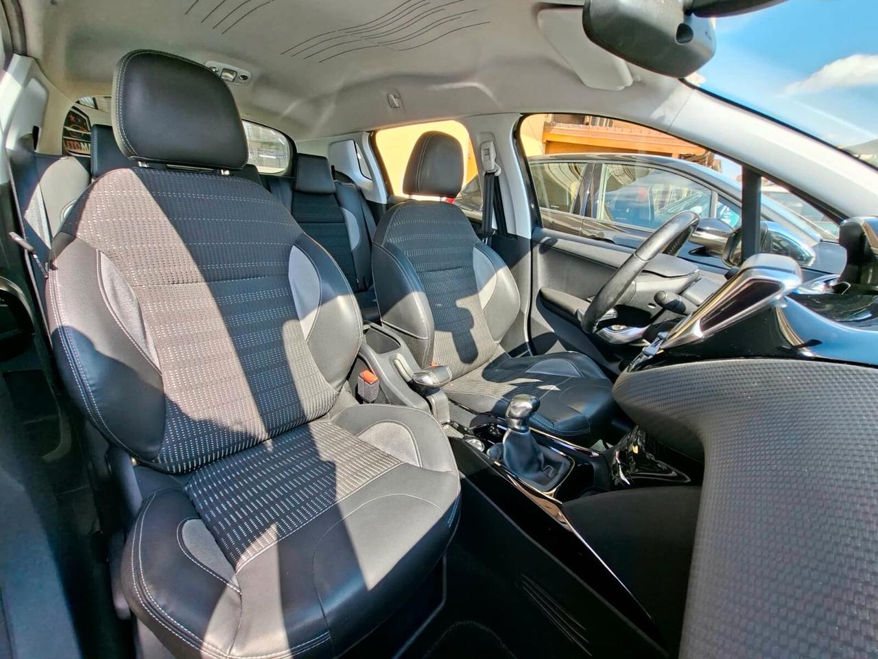 Peugeot 2008 1.6 BlueHDi 100cv Black Matt 2015