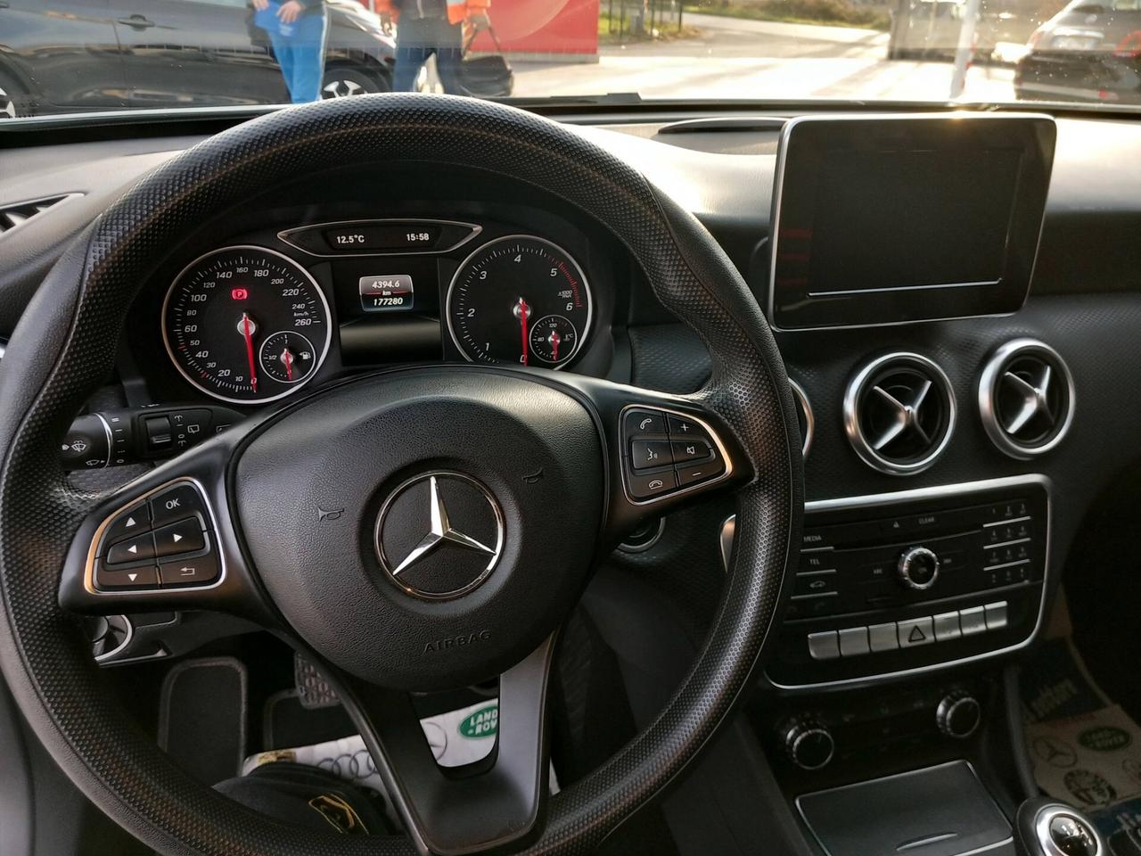 Mercedes-benz A 180 d Sport tenuta in maniera maniacale r 18 led pelle