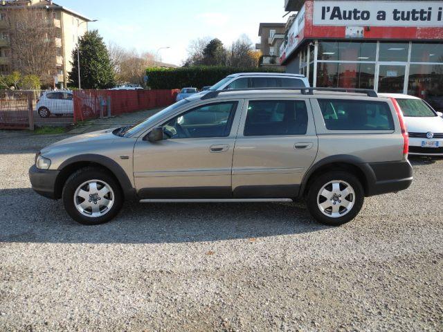 VOLVO XC70 2.4 D5 20v aut. AWD -omol. 7 POSTI-Iscrivibile ASI