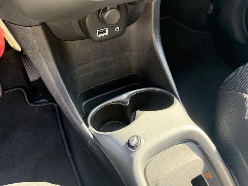 Toyota Aygo 1.0 VVT-i x-play MMT Automatica! RETROCAMERA