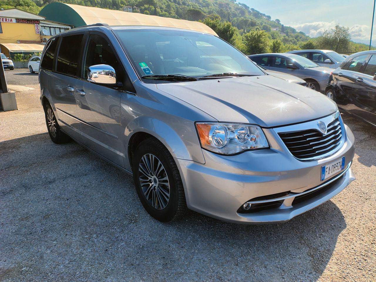 Lancia Voyager 2.8 Turbodiesel Platinum 177 CV