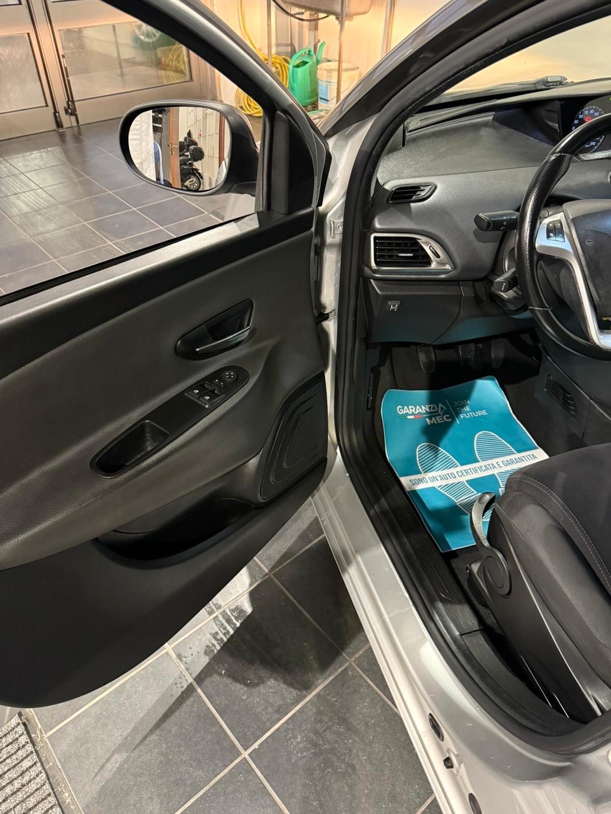 Lancia Ypsilon GPL - NEOPATENTATI