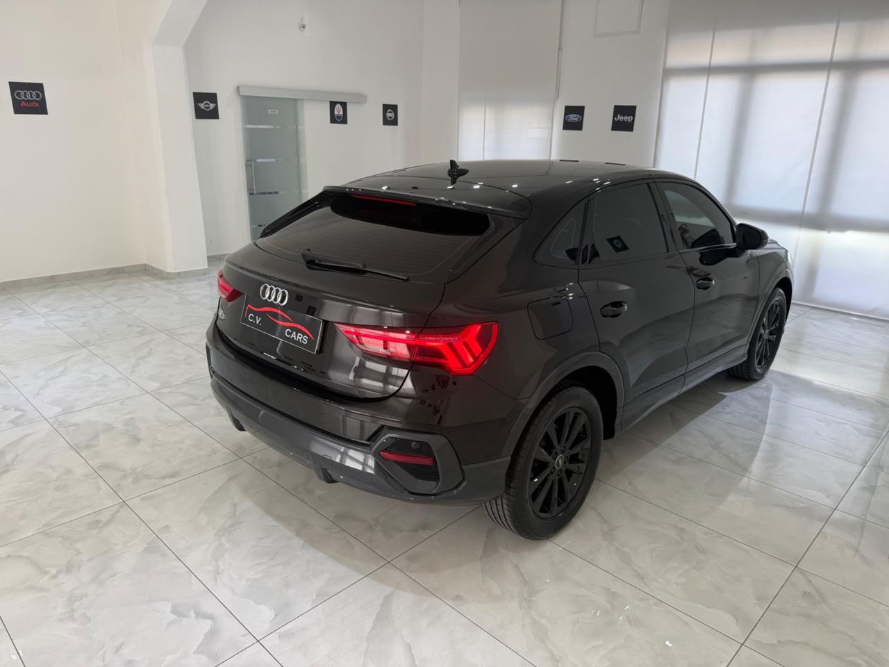 AUDI Q3 SPB 35 TDI S TRONIC SPORT TOTAL BLACK