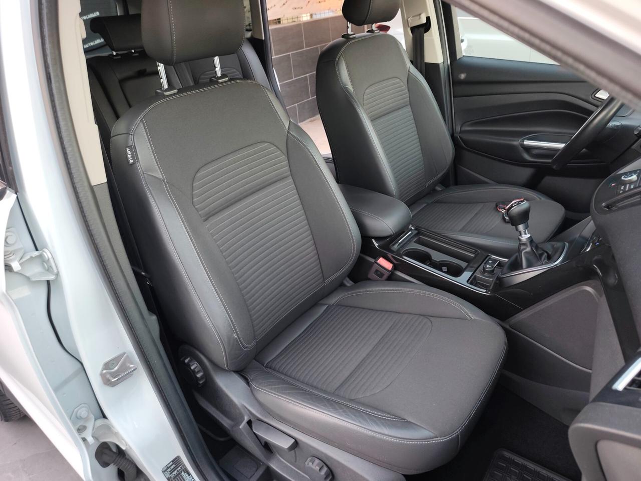 Ford Kuga 1.5 TDCI 120 CV Titanium