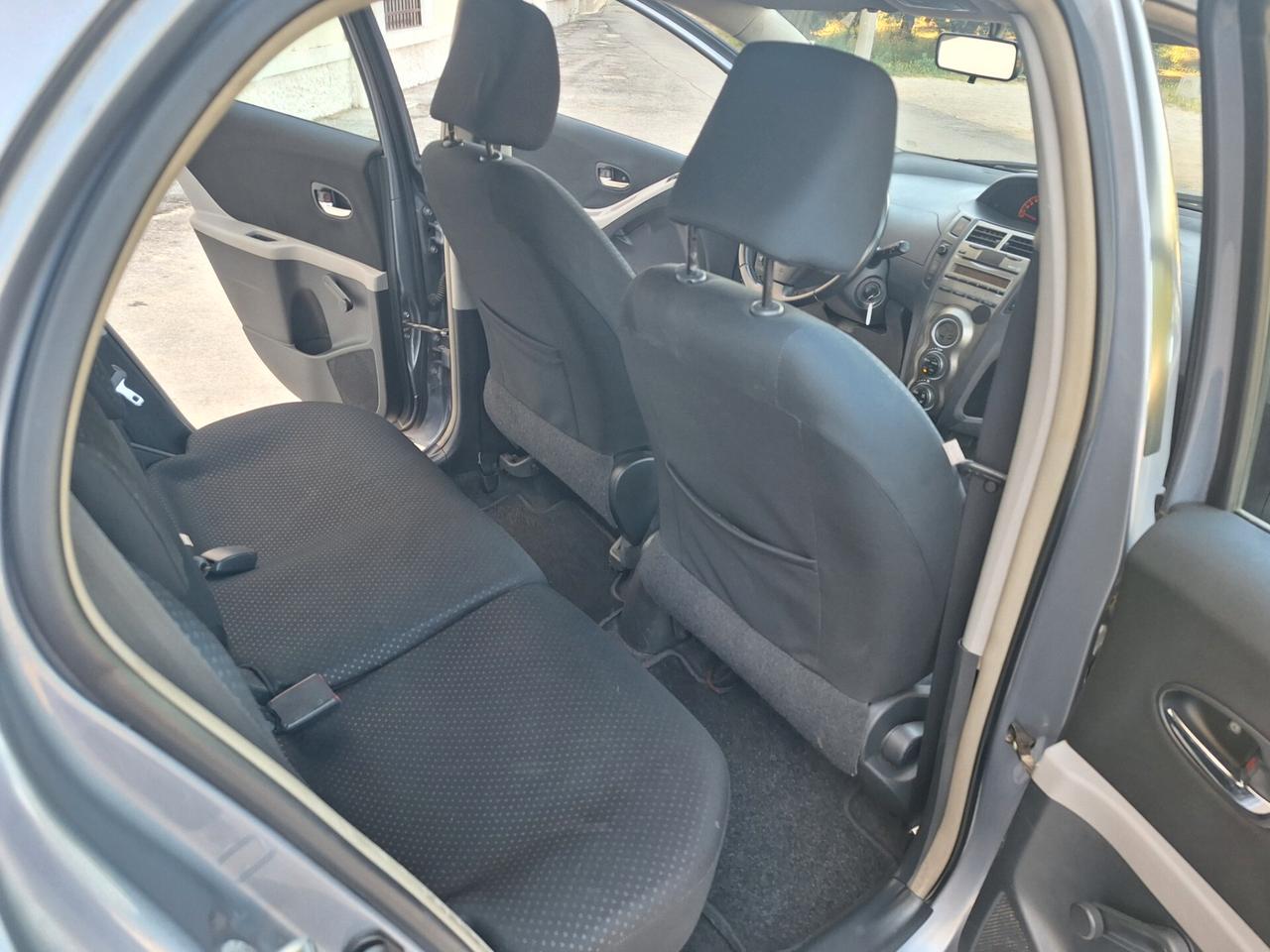Toyota Yaris 1.0 BENZINA 5 PORTE 2010