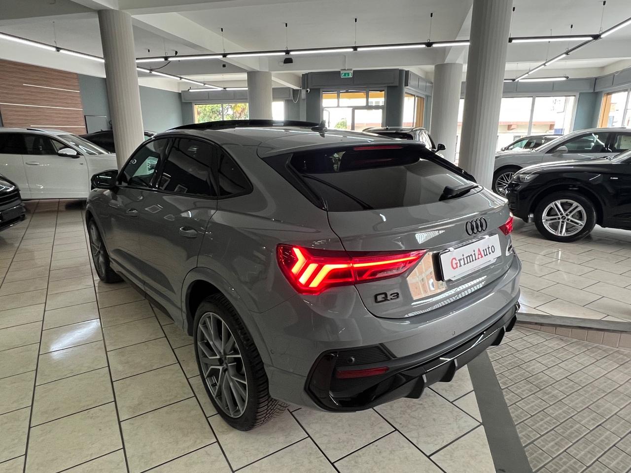 Audi Q3 SPB 40 TDI quattro S tronic Identity Black
