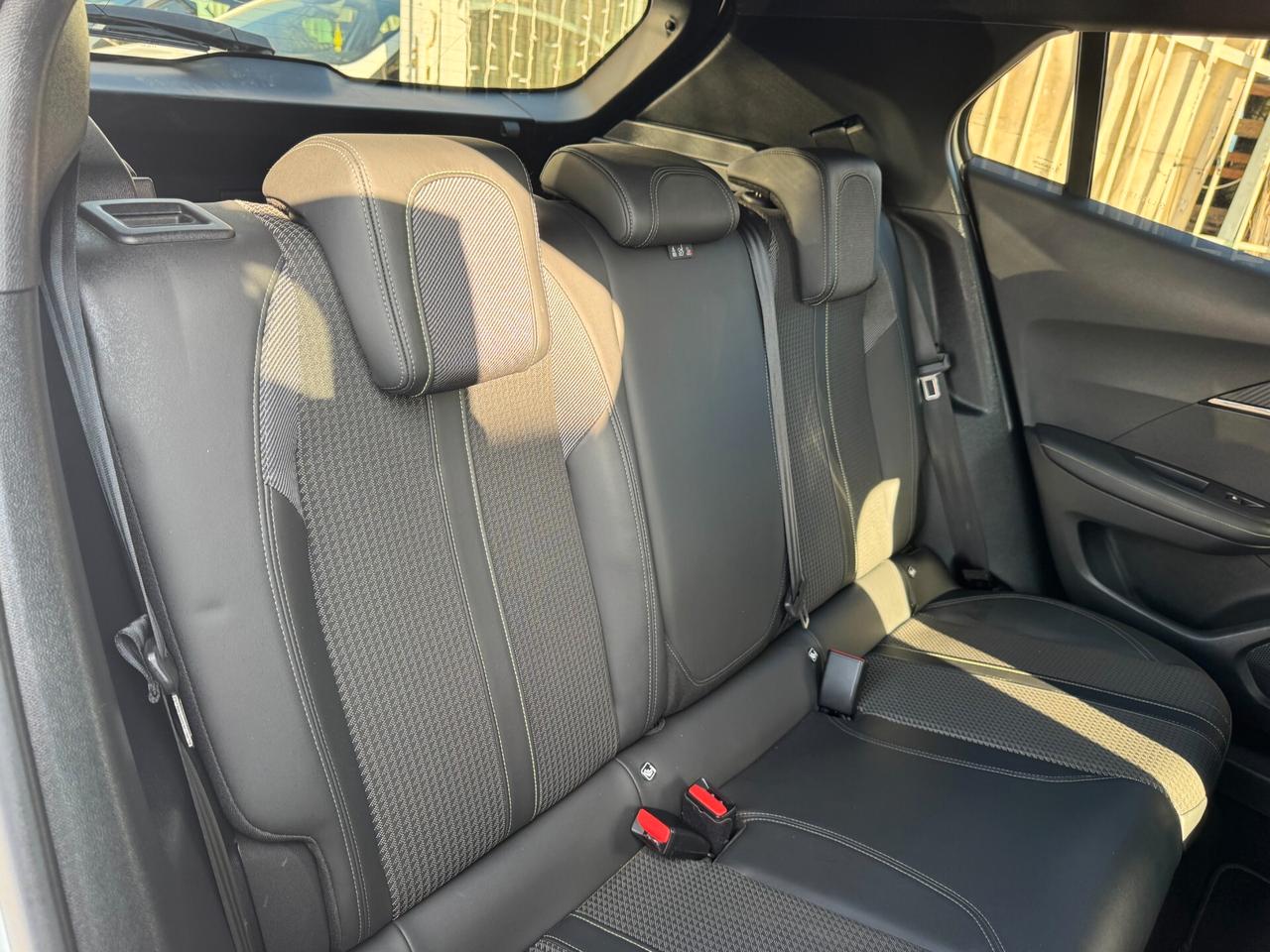 99000km Peugeot 2008 BlueHDi 130 EAT8 GT Line 2020