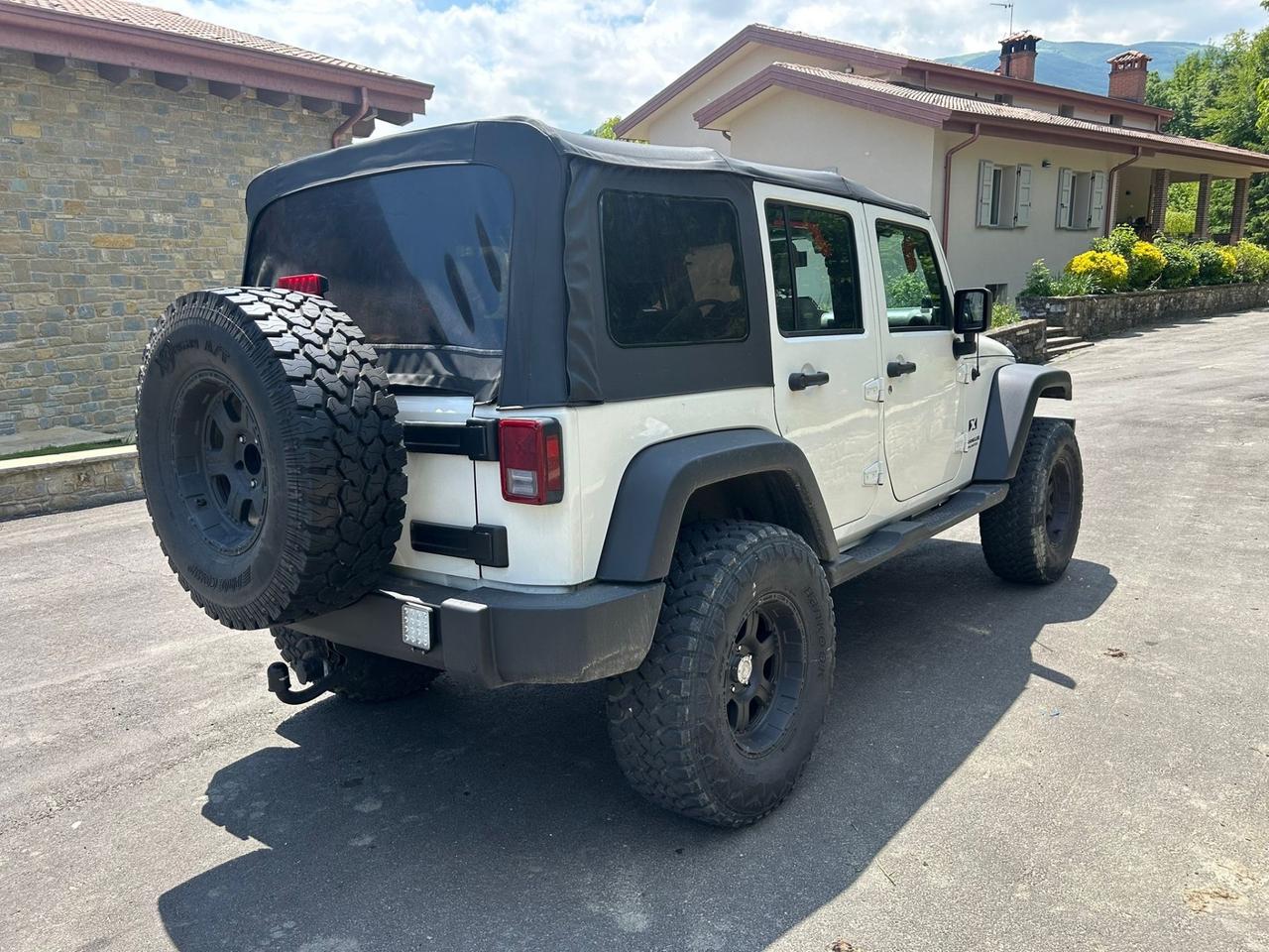 Jeep Wrangler Unlimited 3.8 V6 Sahara Auto 208cv