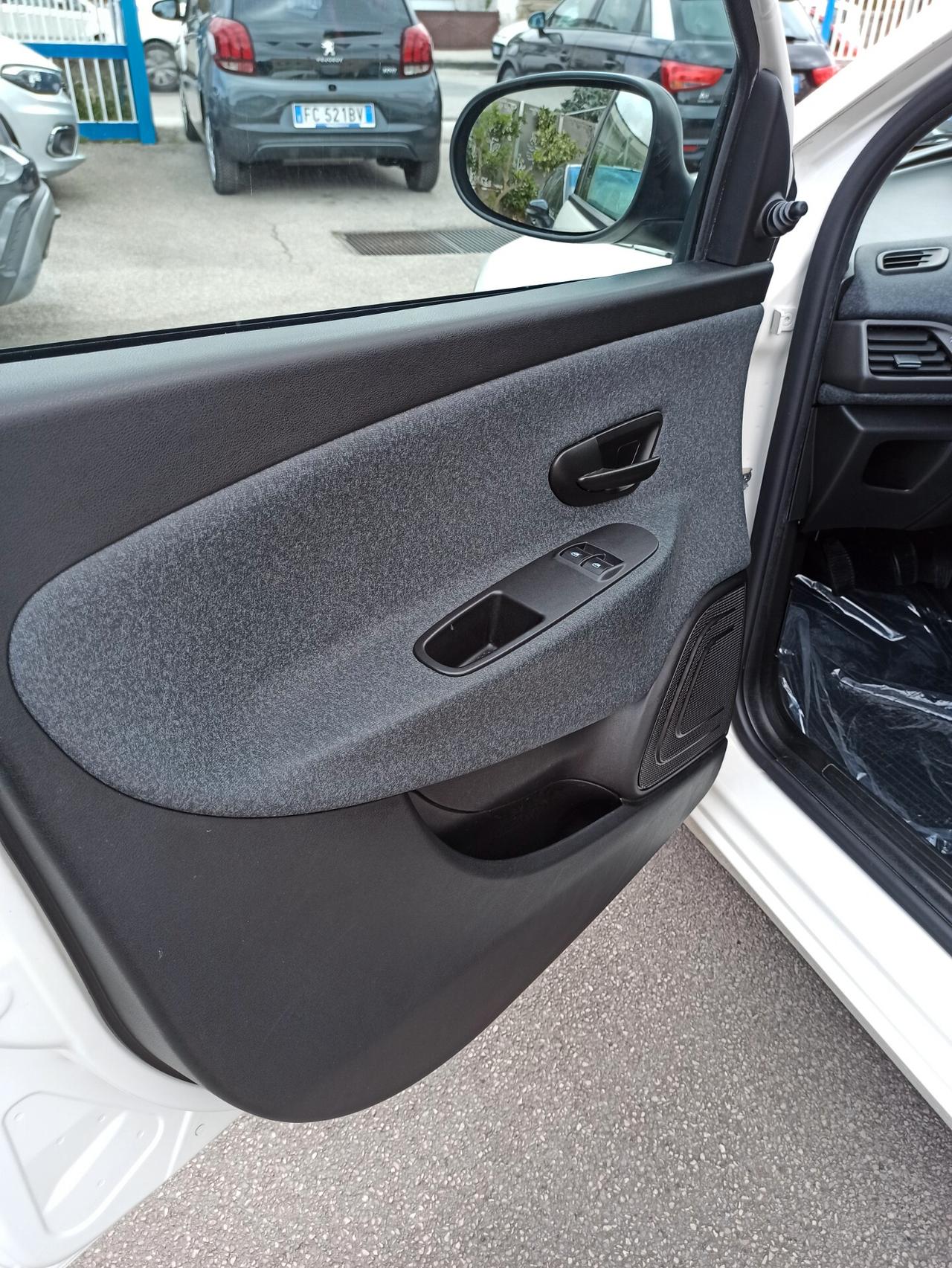 Lancia Ypsilon 1.2 69 CV 5 porte GPL Ecochic Elefantino Blu