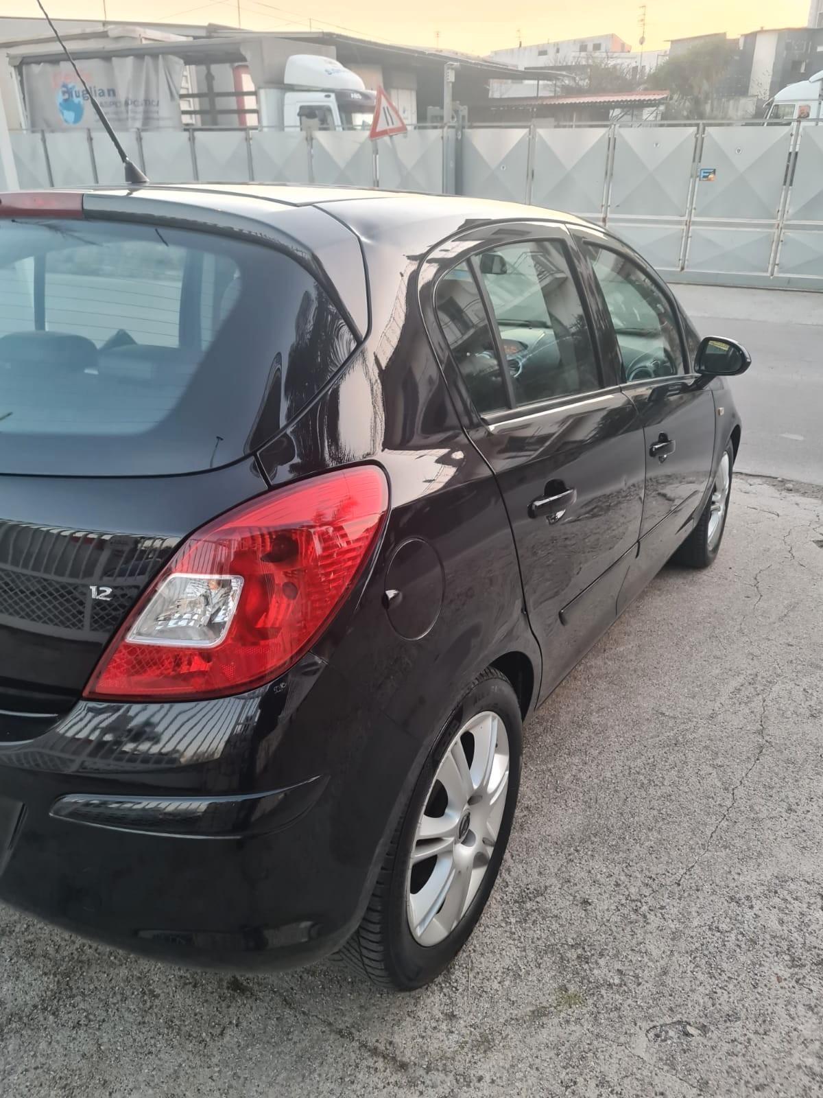 Opel Corsa 1.2 5 porte Enjoy