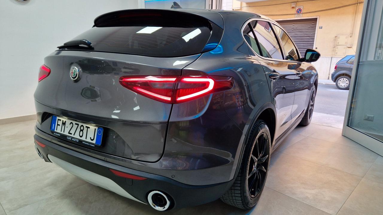 Alfa Romeo Stelvio 2.2 Turbodiesel 210 CV AT8 Q4 Executive