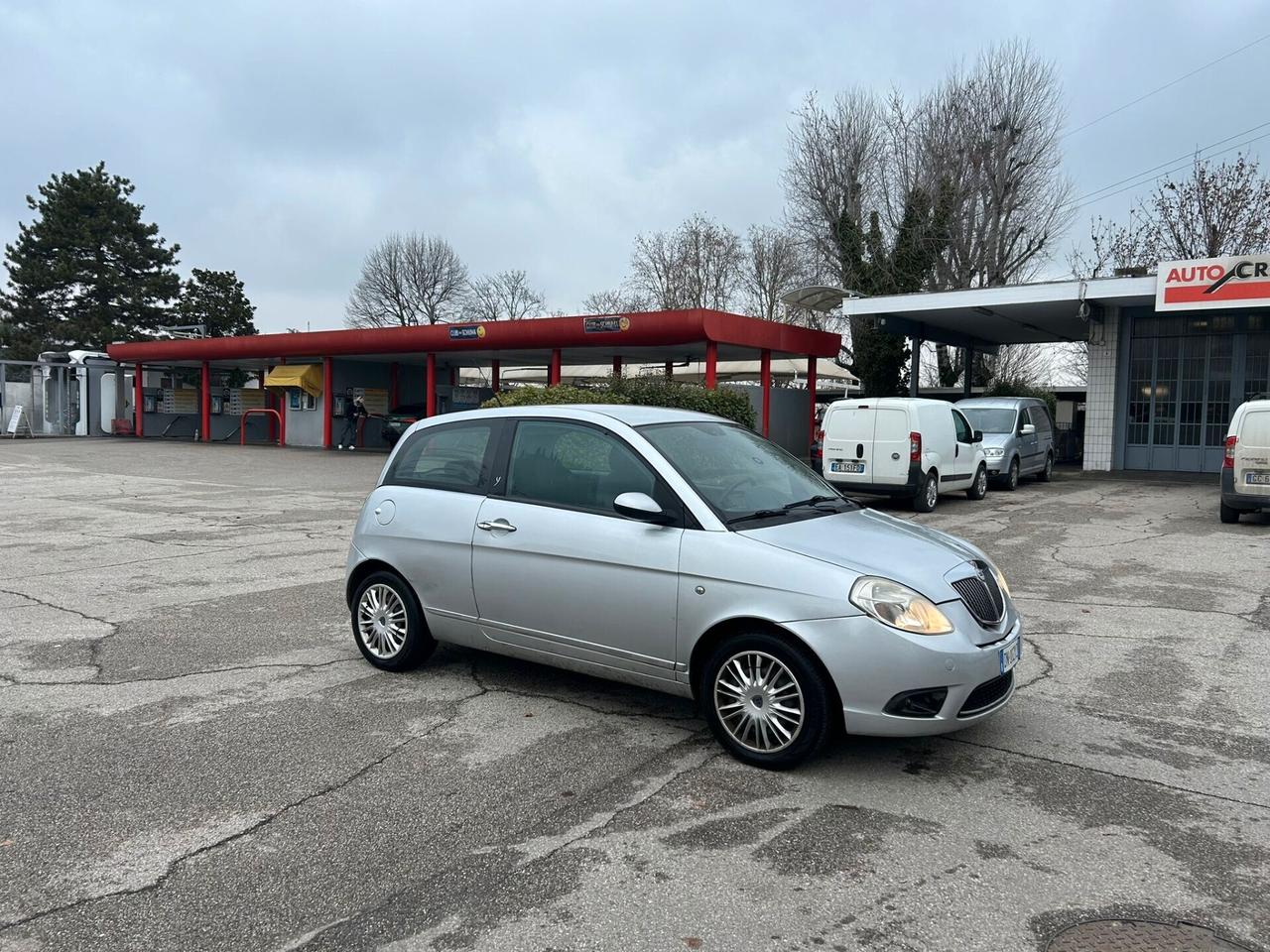 Lancia Ypsilon 1.2 cc GPL 2031 unica proprietaria pari al nuovo perfetta