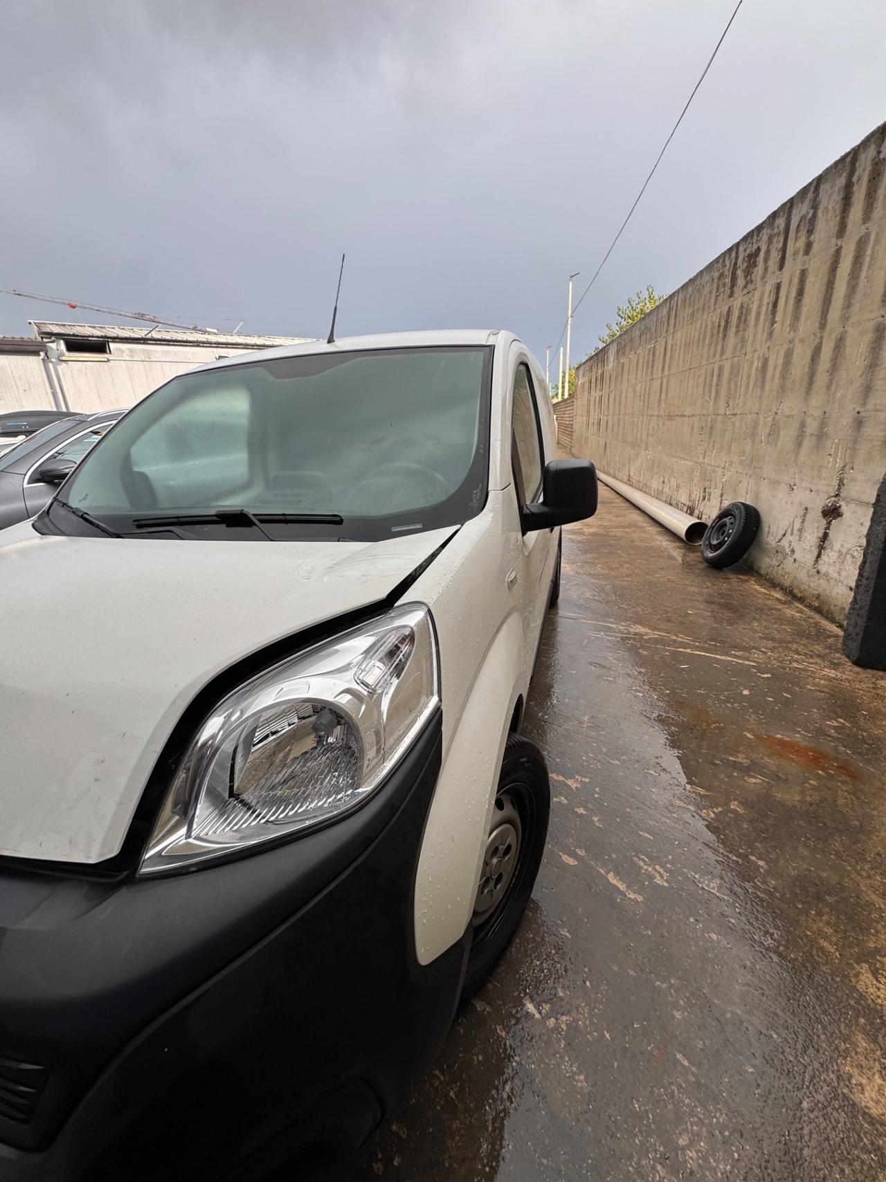 Fiat Fiorino 1.3 MJT 95CV sinistrato incidentato