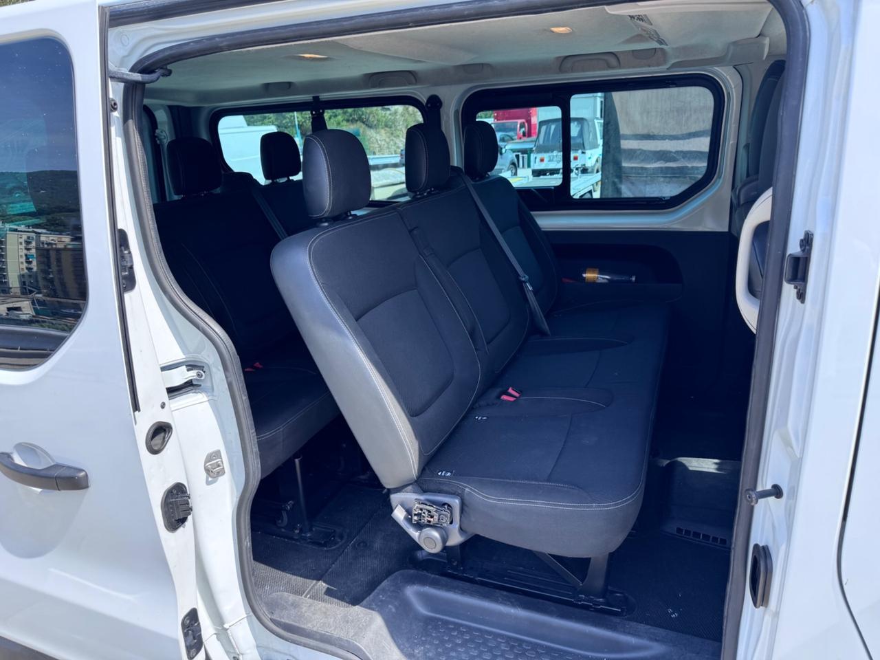 Renault Trafic T29 2.0 DCI EU6 PASSO LUNGO 9p +IVA