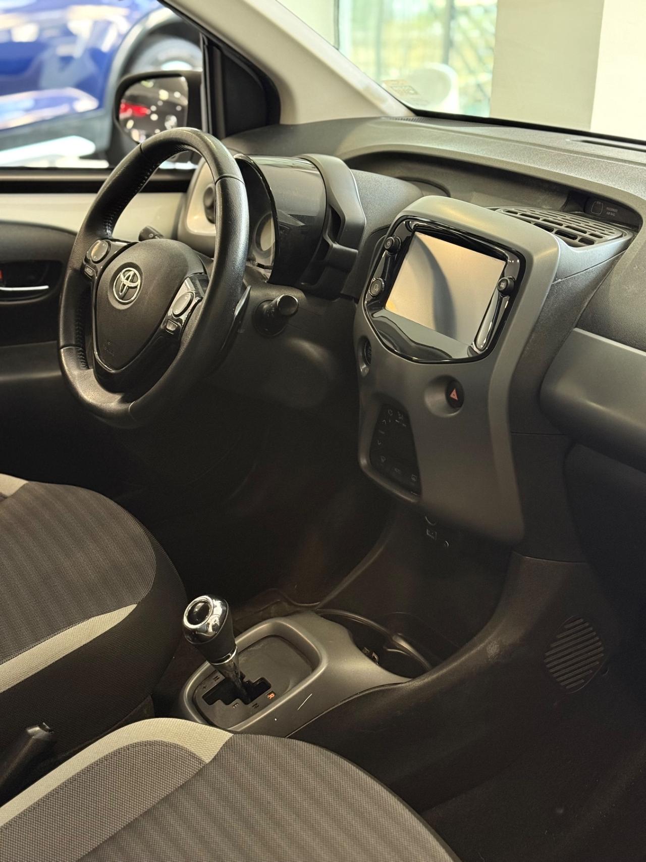 Toyota Aygo 1.0 VVT-i 72 CV 5 porte x-cool MMT