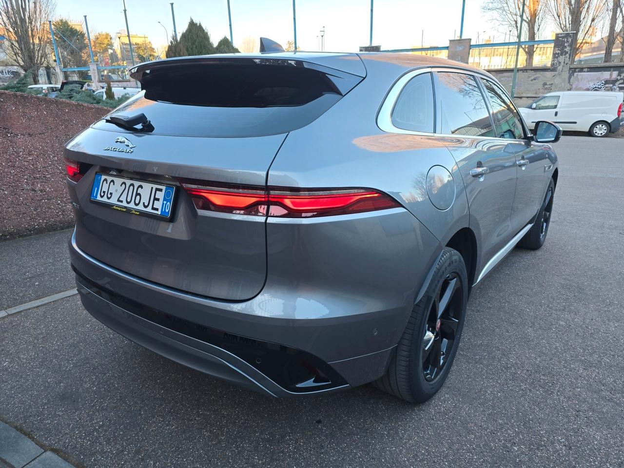 JAGUAR F-Pace R-Dynamic HSE 2.0d 204 CV AWD Auto.