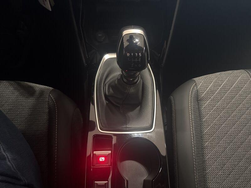 Peugeot 2008 2008 PureTech 100 S&S Allure