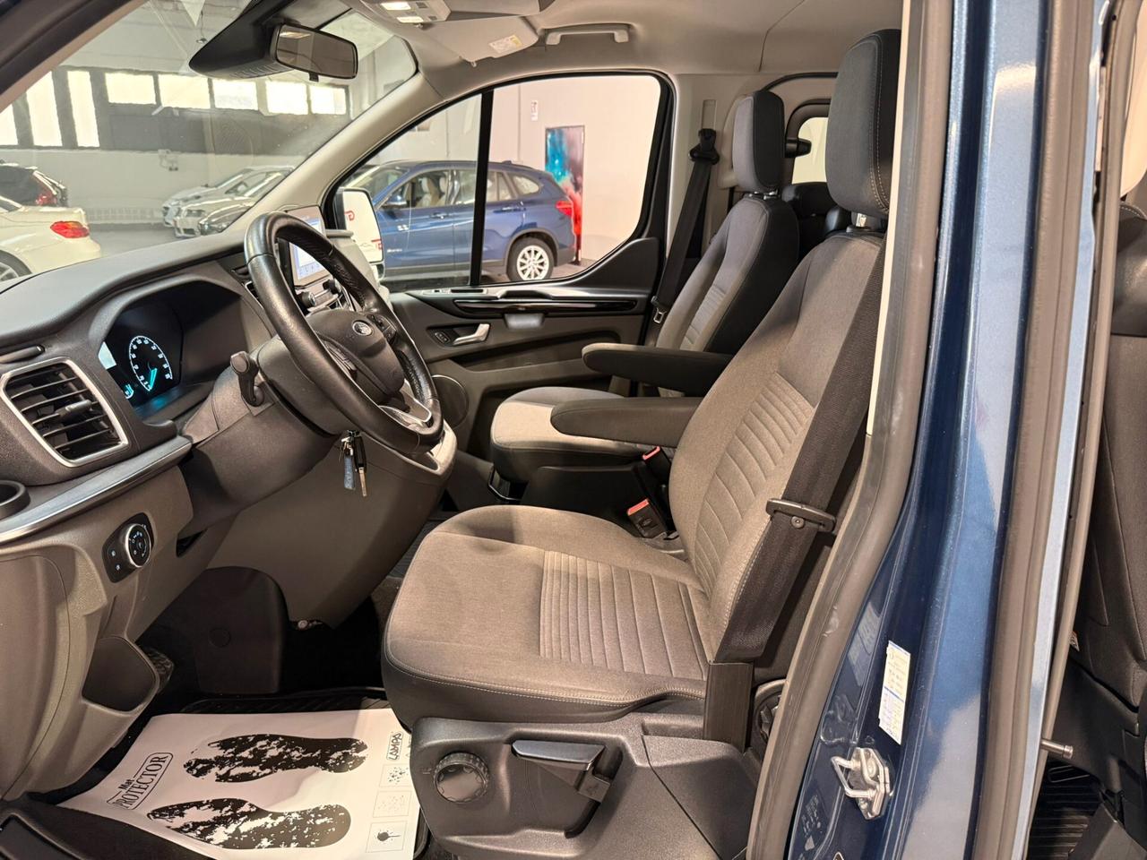 Ford Tourneo Custom 310 2.0 TDCi 170CV PL Titanium GANCIO