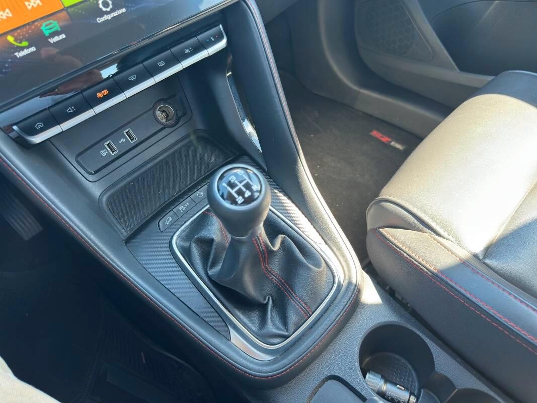 Mg ZS 1.5 Luxury CON TELECAMERA E CARPLAY