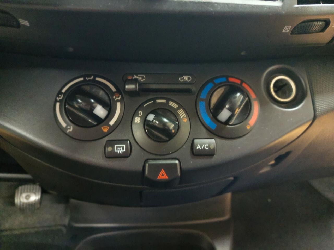 Nissan Micra 1.2 benzina, 100 mil chilometri ok neopatentati.