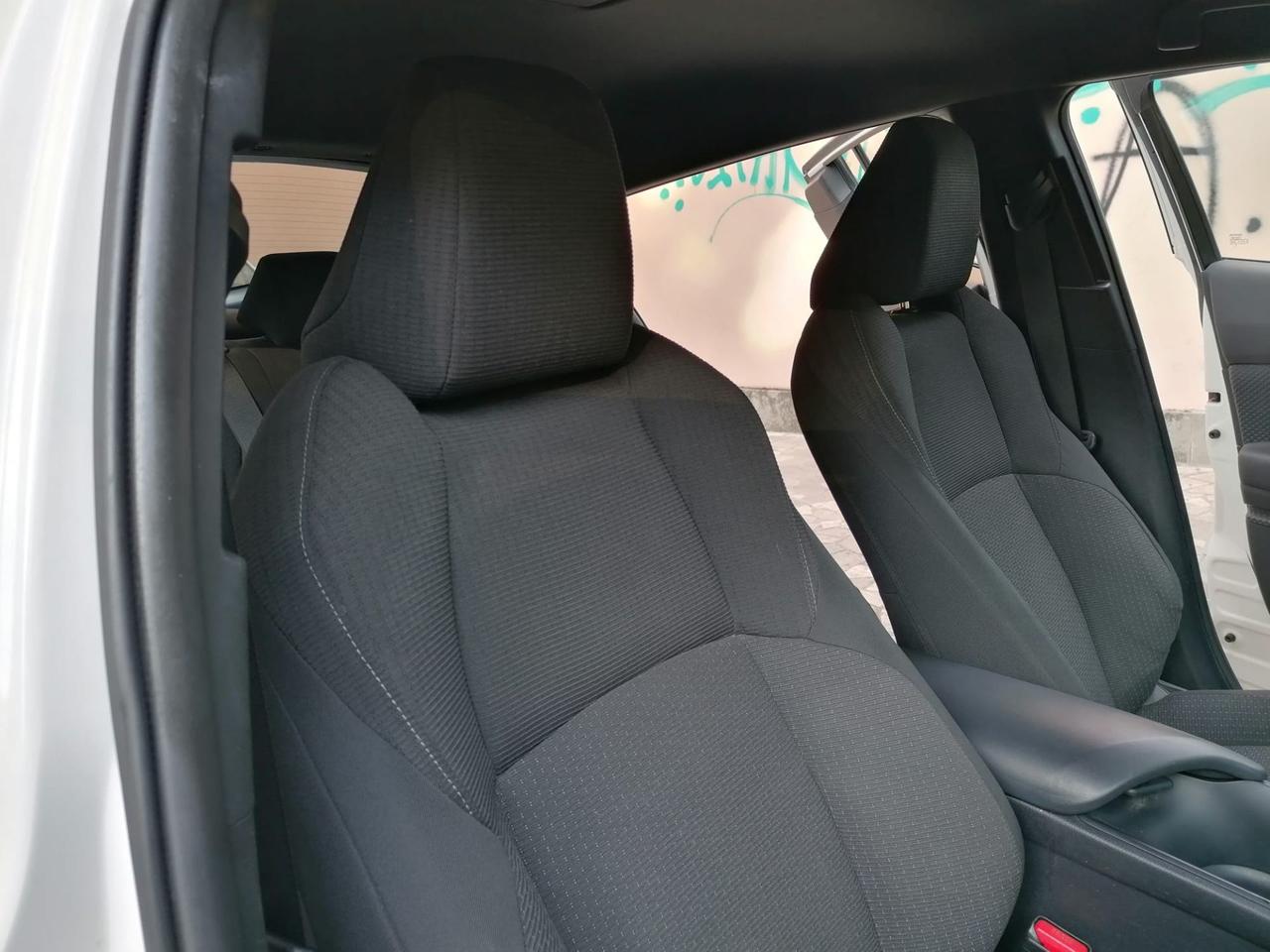 Toyota C-HR 1.8 Hybrid E-CVT Business