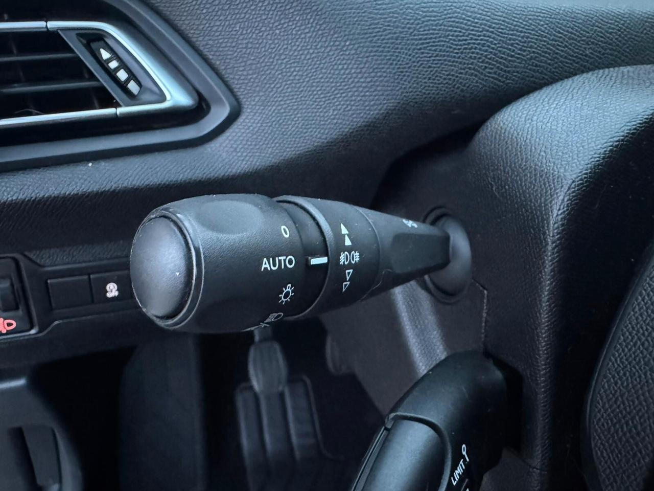 PEUGEOT 308 1.5 BlueHDi 100CV 2020 !!!