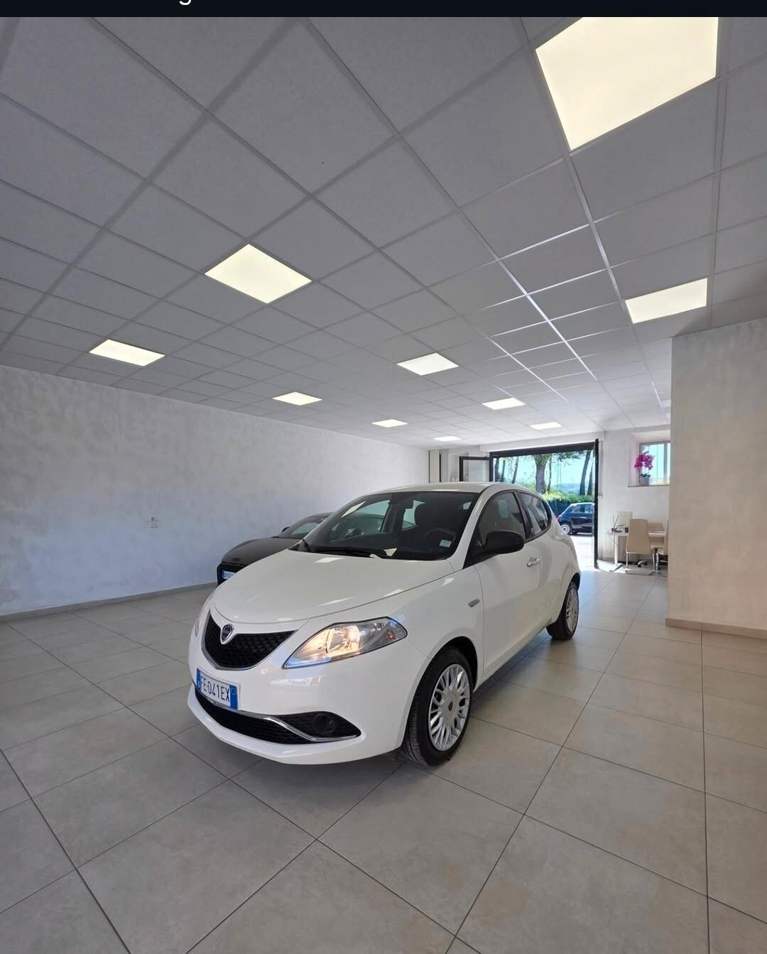 Lancia Ypsilon 1.2 69 CV 5 porte GPL Ecochic Gold