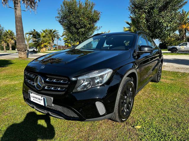 MERCEDES-BENZ GLA 200 d Automatic Business