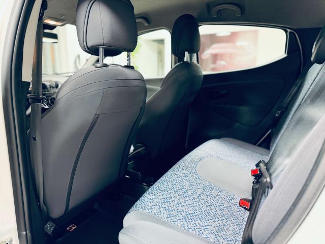 Lancia Ypsilon 1.0 firefly hybrid Silver