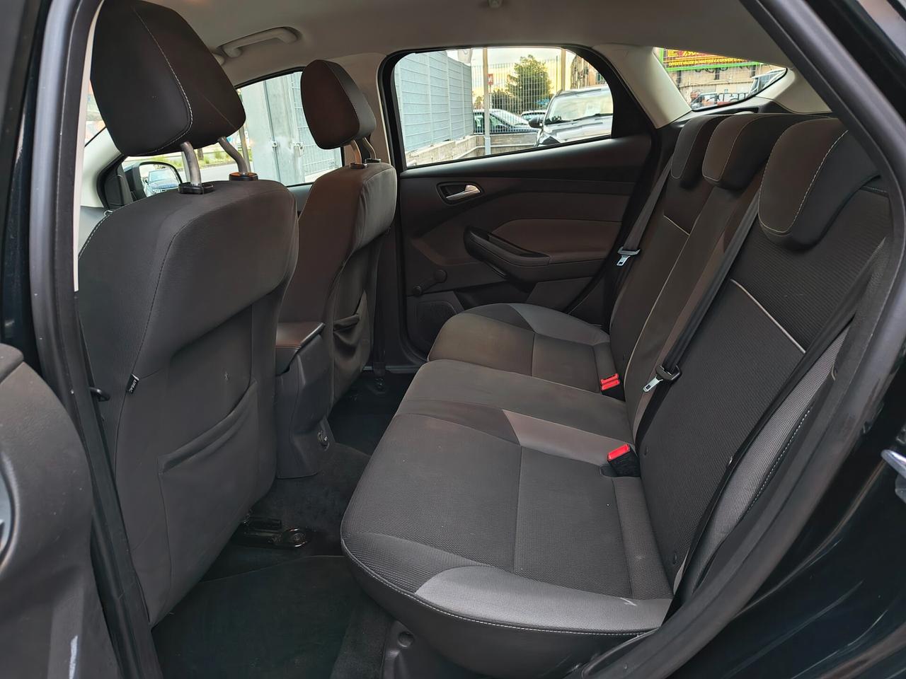 FORD FOCUS 1.6 DIESEL BERLINA UNICOPROPRIETARIO 2012