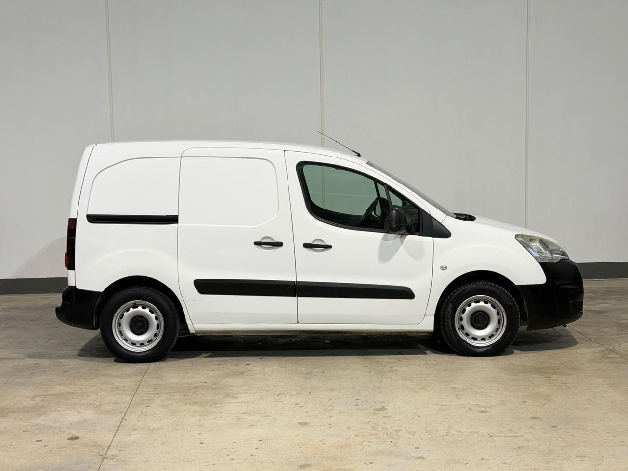 Citroen Berlingo bluehdi 75 3posti Club van
