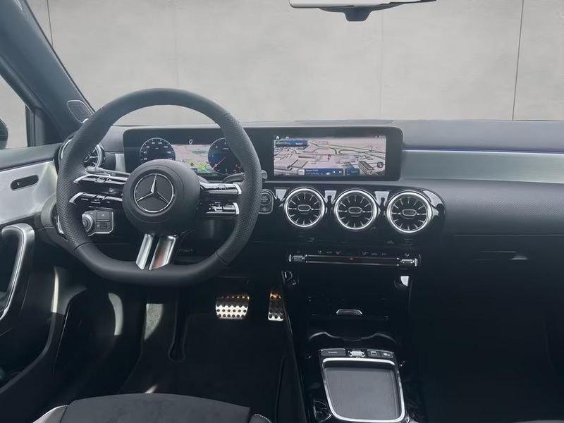 Mercedes-Benz Classe A A 180 d AMG Line Advanced Plus Night Pack 19" Camera 360°